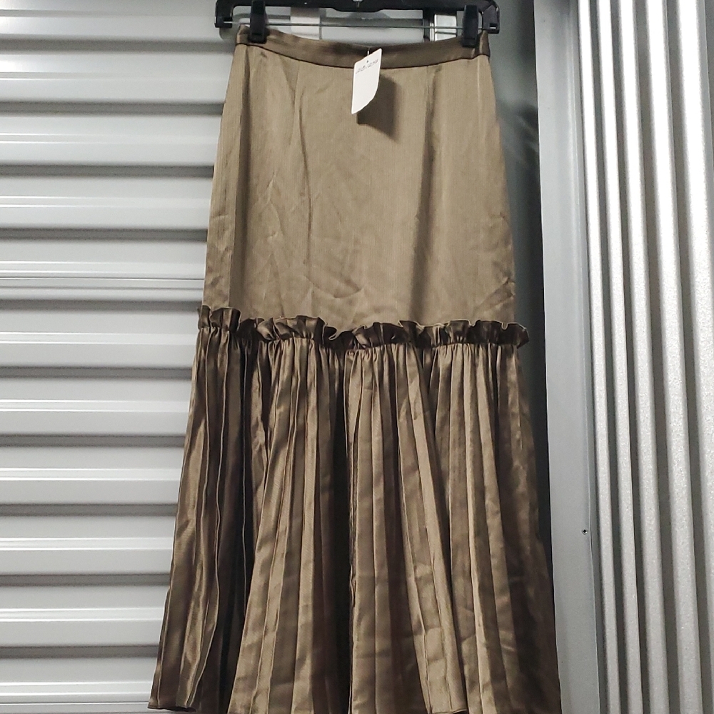 Nwt Anouki Elegant Olive Green Skirt